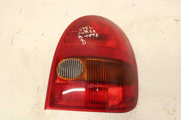 FEU ARRIERE DROIT OPEL CORSA B - Vue 1